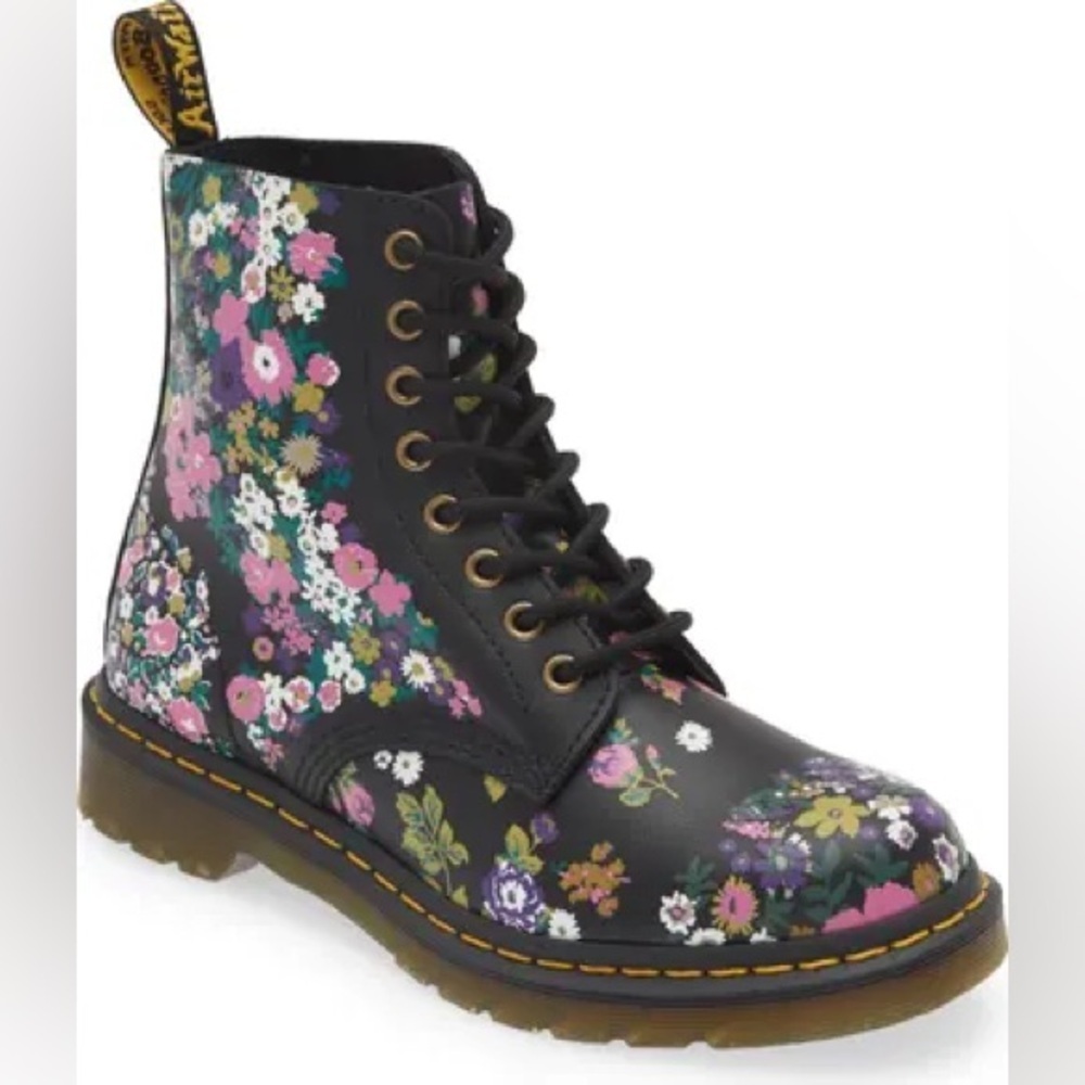 NWOT Dr. Martens 1460 Floral Pascal Boots​